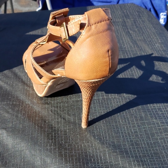 Shoes - Picture 3 of 3